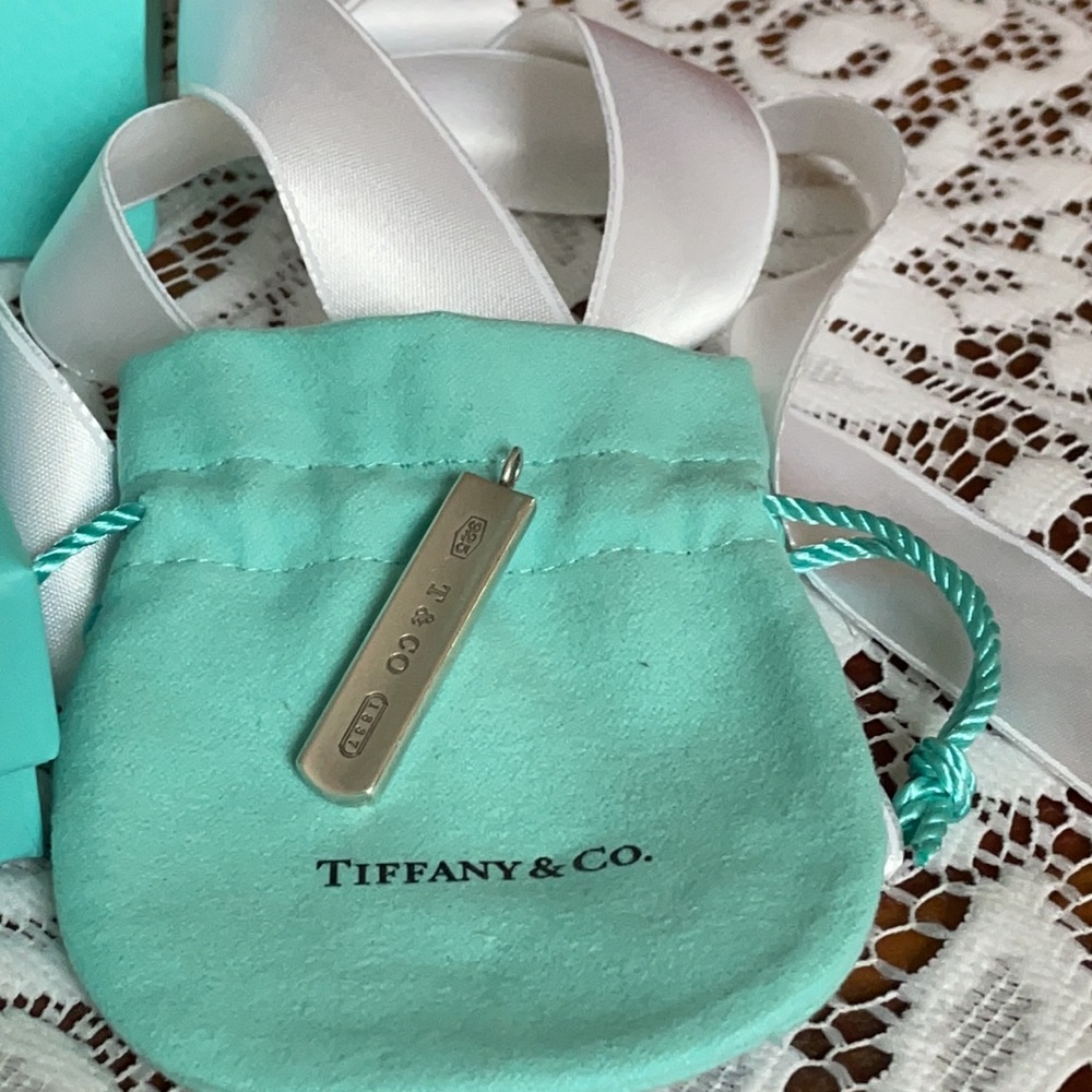 Tiffany 1837 Sterling Silver bar pendant - Picture 2 of 4